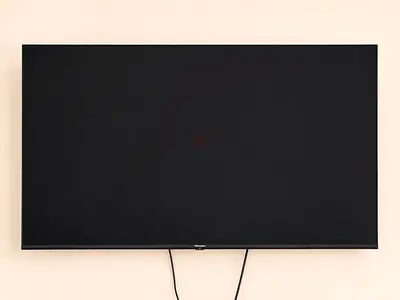 Hisense Slim 55 LED Smart TV - Wall Mounted, Good Condition