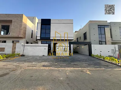 Price includes registration and ownership fees, . Modern design and excellent finishes. Prime location.
