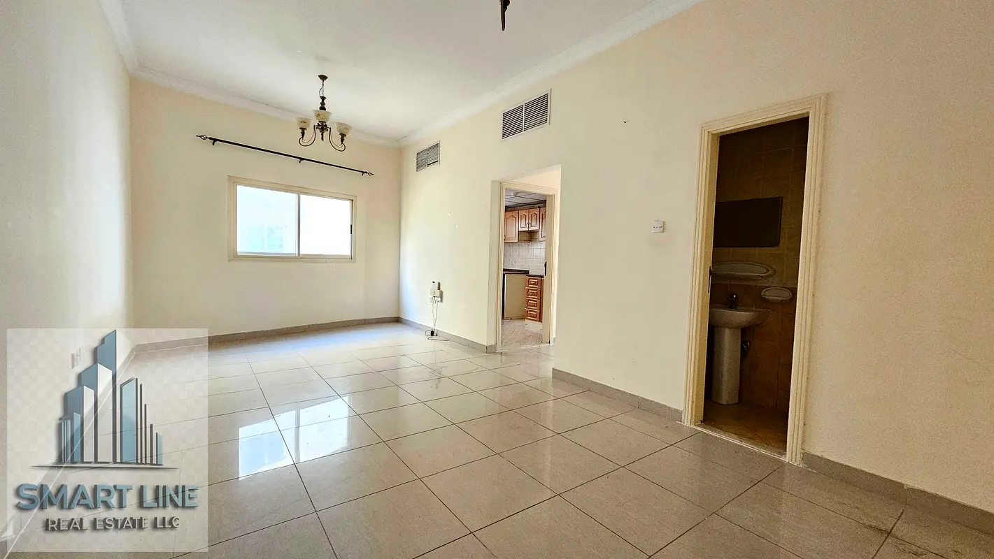 ONE MONTH FREE : NEAR KING FAISAL STREET VERY NICE 2 BHK WITH BALCONY AND WARDROBE