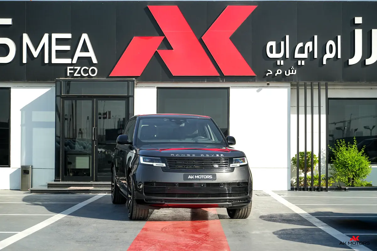Land Rover Range Rover 2023 — photo 1 of 17