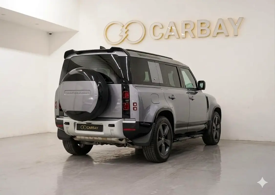 Land Rover Defender 2024