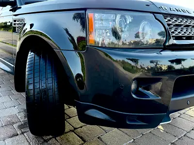 FRENCH LADY TEACHER USING IT , V8 SUPERCHARGED EDITION FULL OPTION REGULARLY MAINTAINED GCC s LOW KM