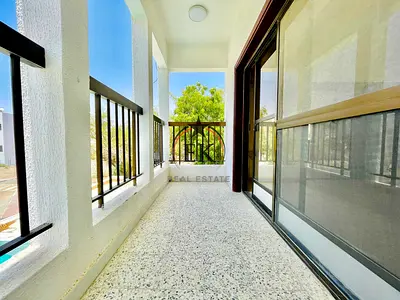 Spacious 3 Bedrooms First Floor Balcony Near Jimi Mall