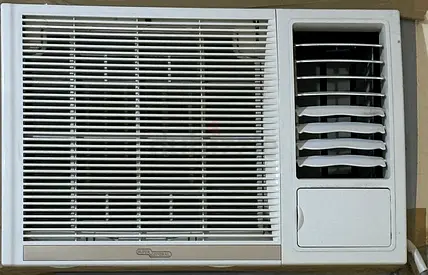 Super General. Window air conditioner unit - good working condition