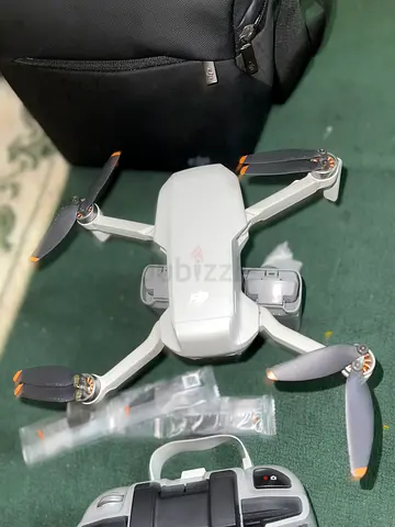 DJI Mini 2 SE (Lightweight Drone) with Controller and Carry Bag - Good Condition