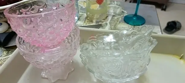 Set of 5 Decorative Glass Dessert Bowls — Pink  Clear