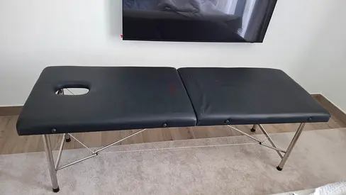 Portable foldable massage table - black
