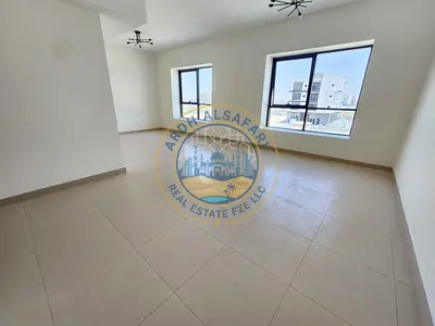 Spacious 2bhk with balcony and 4 washroom mend room 1mohtn free tilal city
