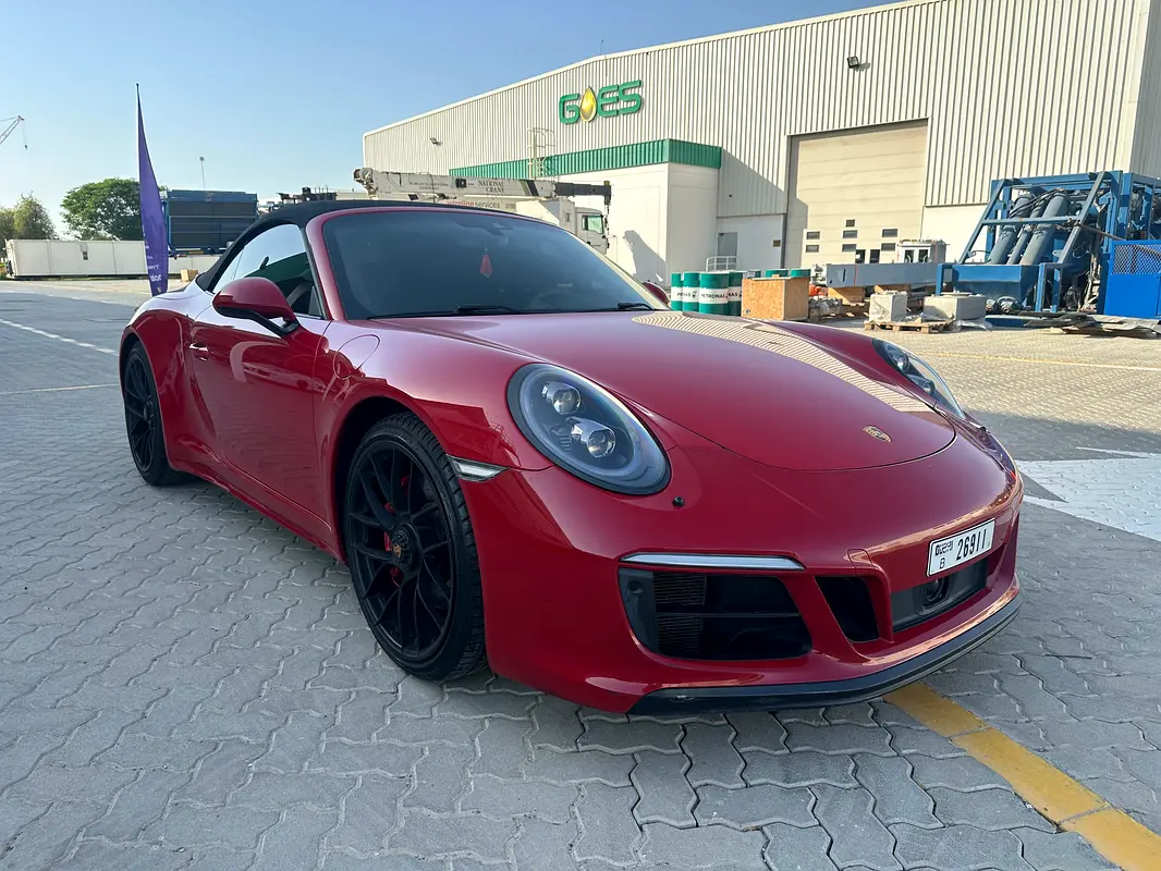 Porsche 911 2018 — photo 1 of 11