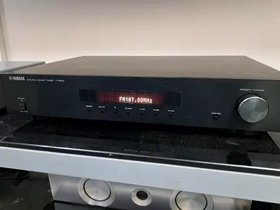 YAMAHA DIGITAL TUNER AM.FM MODEL T-S 500 @ 200 DHS