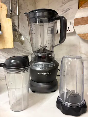 Nutribullet Blender with Two Cups and Grinder - Great Condition