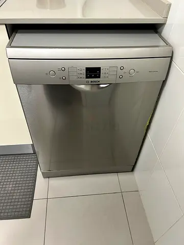 Bosch stainless steel built-in dishwasher - good condition
