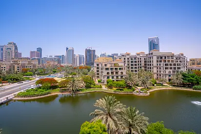 Special Summer Rate | Sleek Studio | Beautiful Canal Views | No Commission