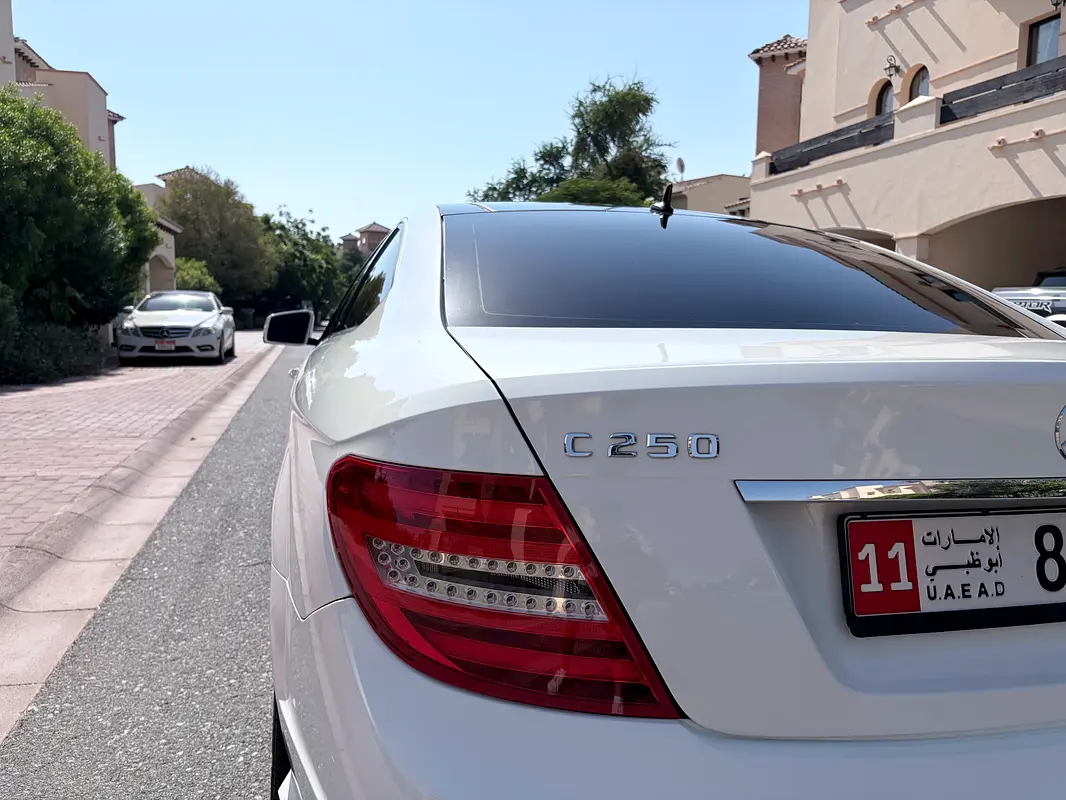 Mercedes-Benz C-Class 2012 — photo 1 of 15