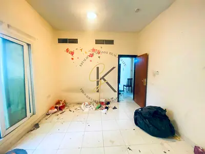 Near by Al Madina shopping centre 1 BHK available in muwaliah Full of family building for contact Babar
