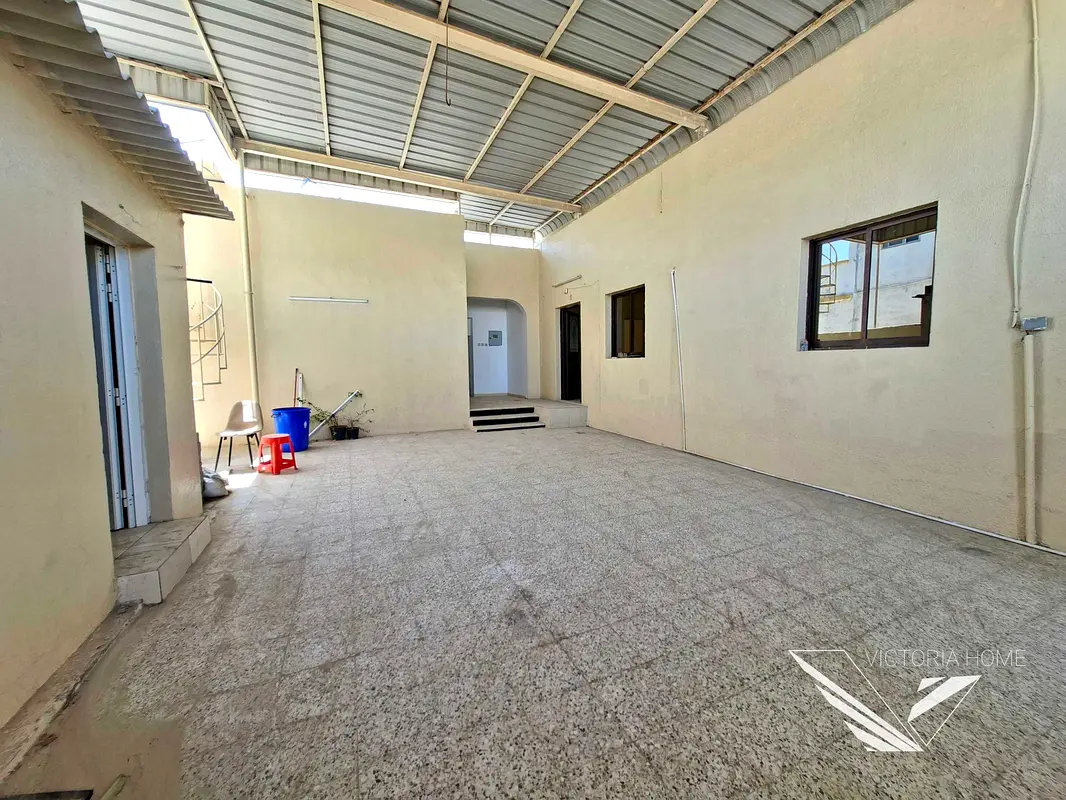 Spacious Ready to move 4 BHK Villa parking space maid room Split AC just 60k