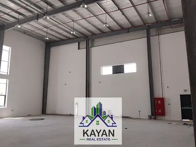 شبرة 7000 قدم للإيجار، كهرباء 120 ك.و، جديدة، شارع رئيسي زاوية، 2 حمام، مناسبة لكل الأنشطة.