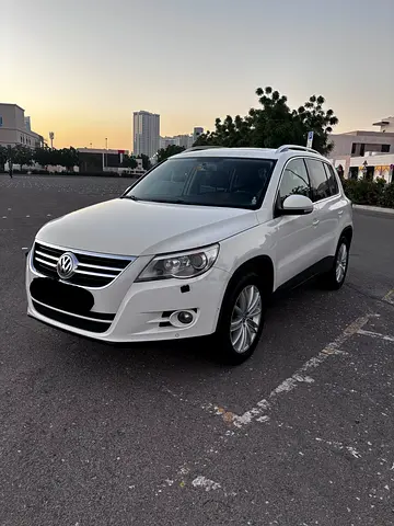 Volkswagen Tiguan 2.0L 2010 | Single Lady Driven | Well Maintained