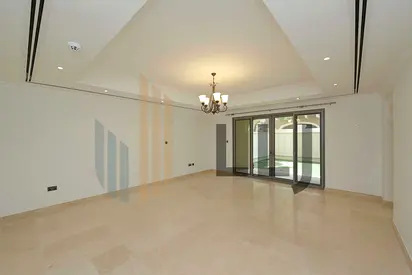 Bright and Spacious 4 Bedrooms | Great Community