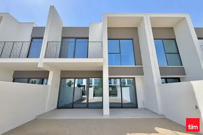 Single Row | Near Amenities | Flexible Cheques