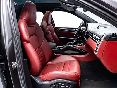 صورة 9 لـ 2023 Porsche CAYENNE