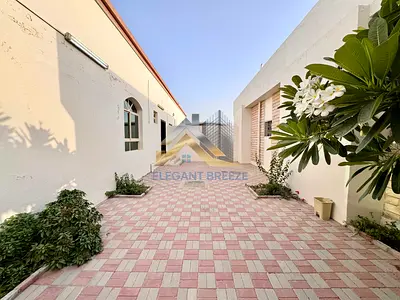 Seperate Entrance | Ground Floor | Yard