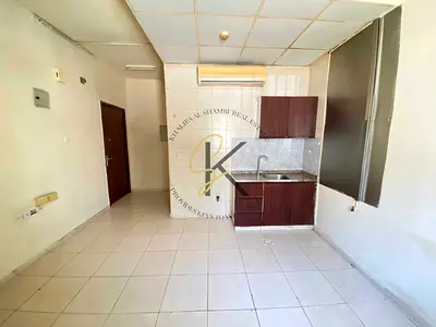 Lavish Studio Flat | With Split AC | Full Family Building | Naerby bus Station |