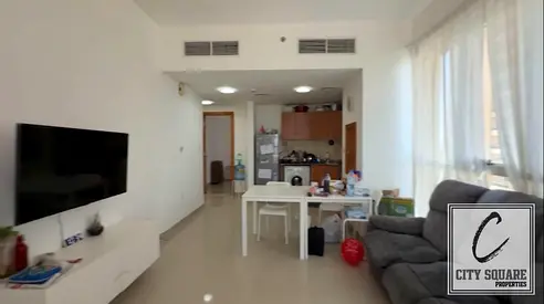 Lake View | Upgraded | Furnished & Vacant