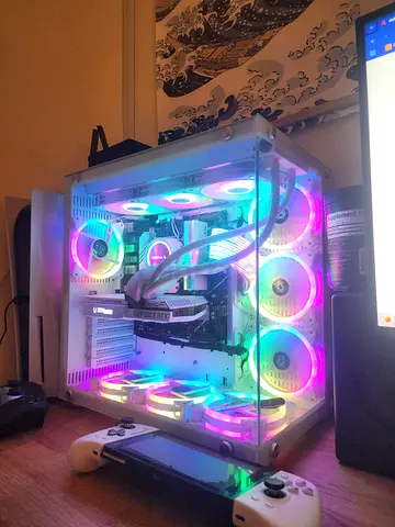White RGB liquid cooled Gaming Pc