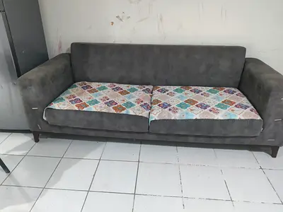 3-seater grey fabric sofa with removable seat cushions