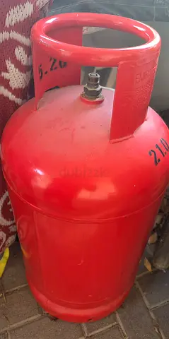 Standard dubai  Red Gas Cylinder and regulator for Kitchen and Outdoor Use