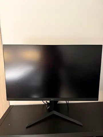 LG 32-inch UltraGear 32GN650 Gaming Monitor (32GN650) — Perfect condition. Pick up in JVC only.