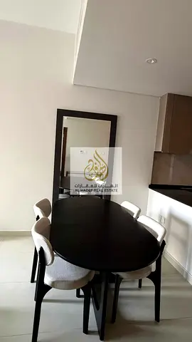 متاح للإيجار شقة غرفة وصالة مفروشة بالكامل في أبراج جاردن ريزدنس، خيار مثالي للسكن المريح والجاهز.  الشقة تأتي مع فرش كامل وأثاث أنيق، مما يوفر عليك ا