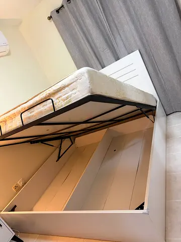 King size bed with mattress