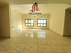 Super Spacious 2BR!! Closed Kitchen!! 3 Washrooms & Laundry Room!! Balcony!!