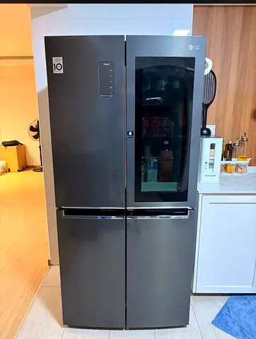 LG insta view side by side refrigerator neat and clean excellent condition perfect working
