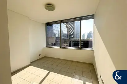 2 Bed | Balcony | DIFC View | Vacant