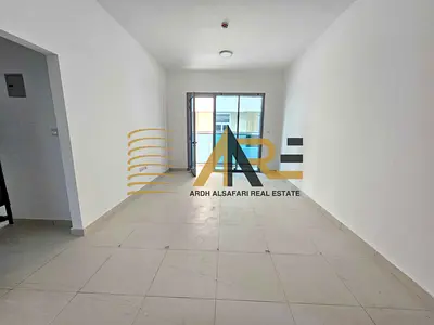 1 BHK شرفة خزائن غرفة رئيسية جاهزة