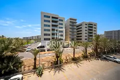 Bright and Spacious Office | Commercial District