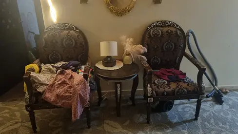 Pair of vintage upholstered armchairs with side table (used)