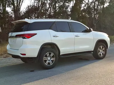 2019 Toyota FORTUNER — миниатюра 3