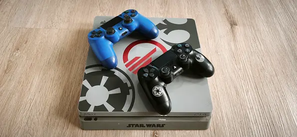 Sony PlayStation 4 Slim Star Wars limited Edition+2 Wireless Controllers+ 4games