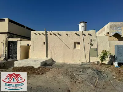 A clean three-room house on a main road in Al-Sabkha
