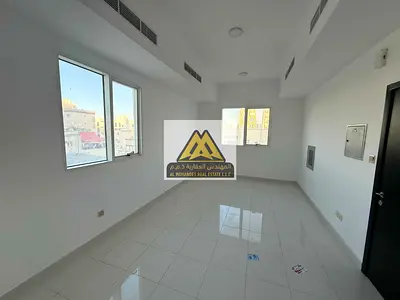 موقع مميز | ثاني ساكن | تشطيبات فاخرة | تكييف مركزي | قريب من الكورنيش | قريب من محطة الباص | سهل الوصول للشارقة ودبي وطريق الشيخ محمد بن زايد