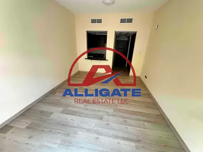 Upgraded || Ready to move in ||Opposite metro