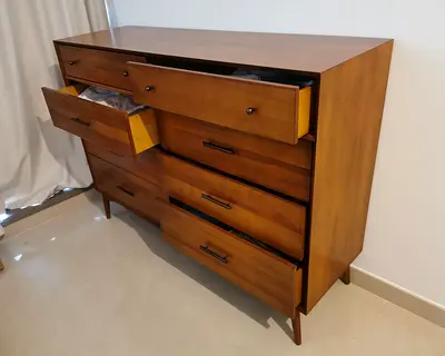 Mid-century Wooden 6-Drawer Dresser / Chest of Drawers