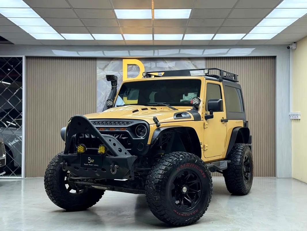 Jeep Wrangler 2014 — photo 1 of 18