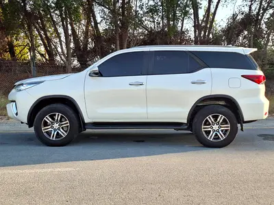 2019 Toyota FORTUNER — миниатюра 8