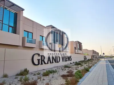 Large 4 Bedroom Town House | 10 mins to Burj Khalifa