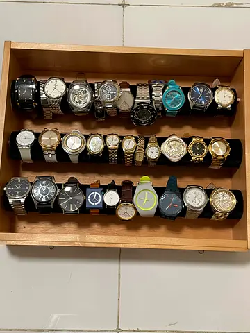 Collection of 18 mixed mens and womens wristwatches - used